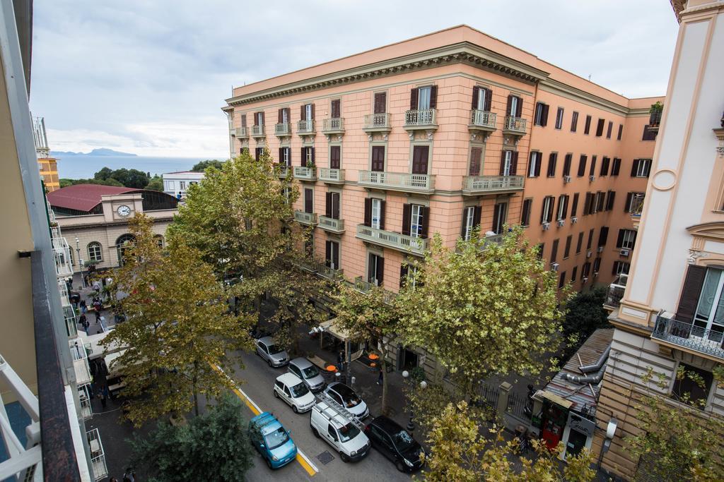 Bernini 20 Nápoles Exterior foto